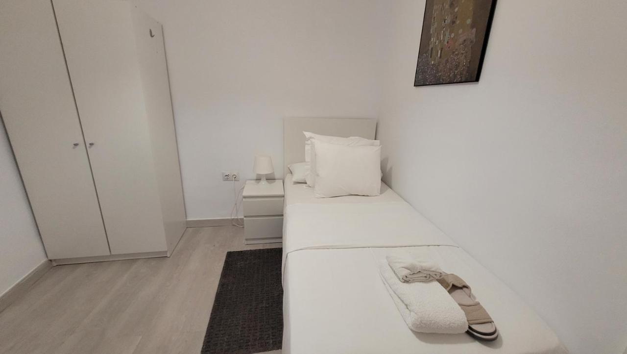 APARTAMENTS B O D CoLLBLANC L'Hospitalet de Llobregat Exterior foto