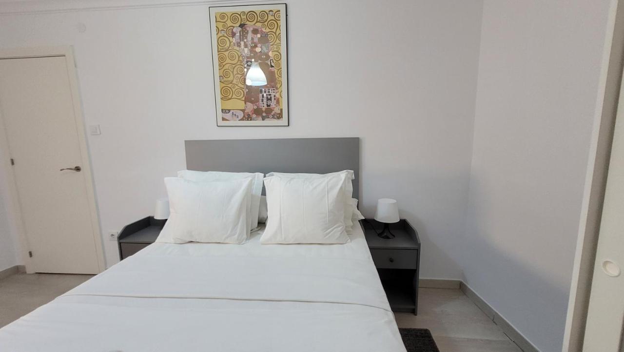 APARTAMENTS B O D CoLLBLANC L'Hospitalet de Llobregat Exterior foto