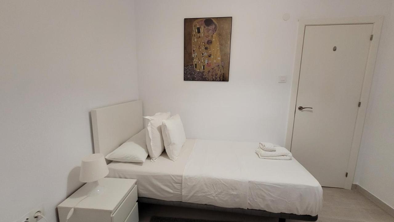 APARTAMENTS B O D CoLLBLANC L'Hospitalet de Llobregat Exterior foto